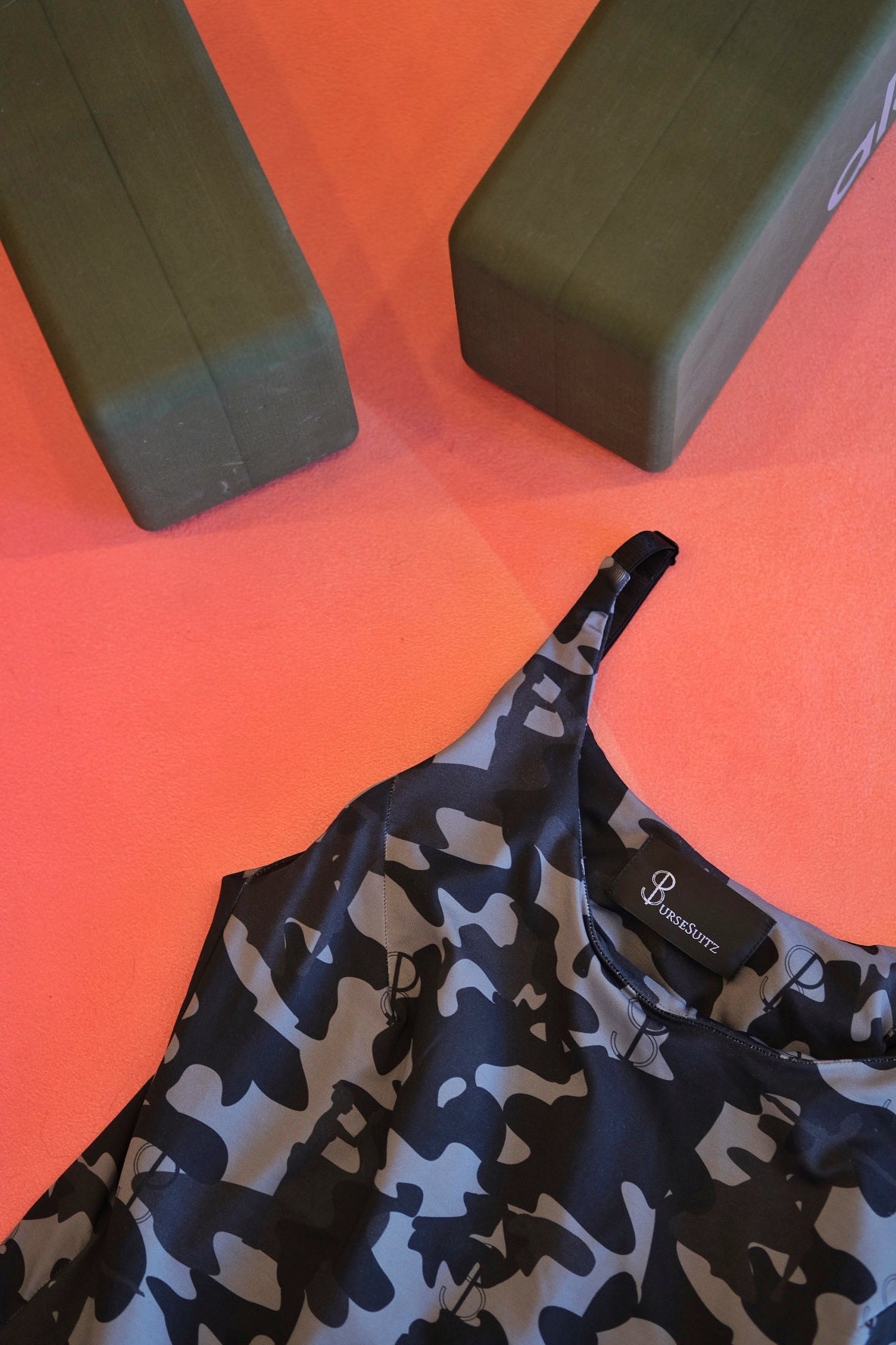 Level 3 Compression Tank with Built-in Shelf Bra and Waist Elastic